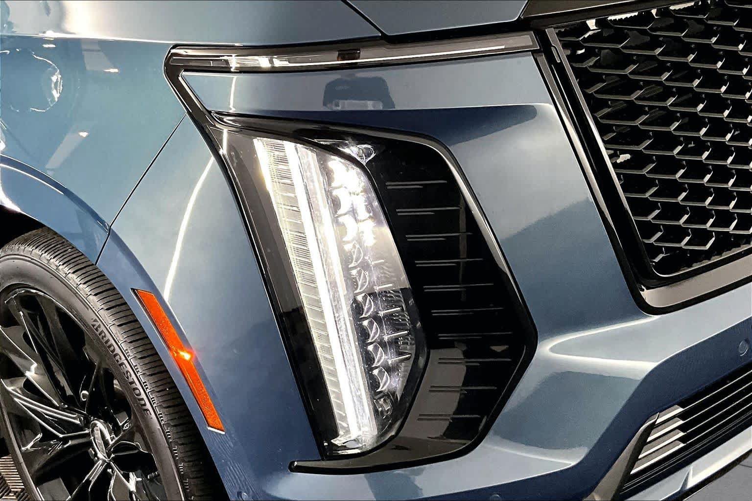 Used 2026 Cadillac Escalade Platinum Sport w/ LPO, ONYX Package AWD/4WD image 27
