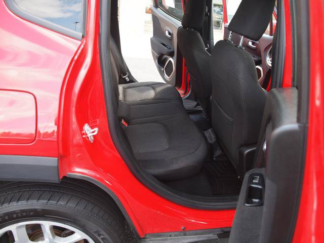 Used 2017 Jeep Renegade Latitude AWD/4WD image 7