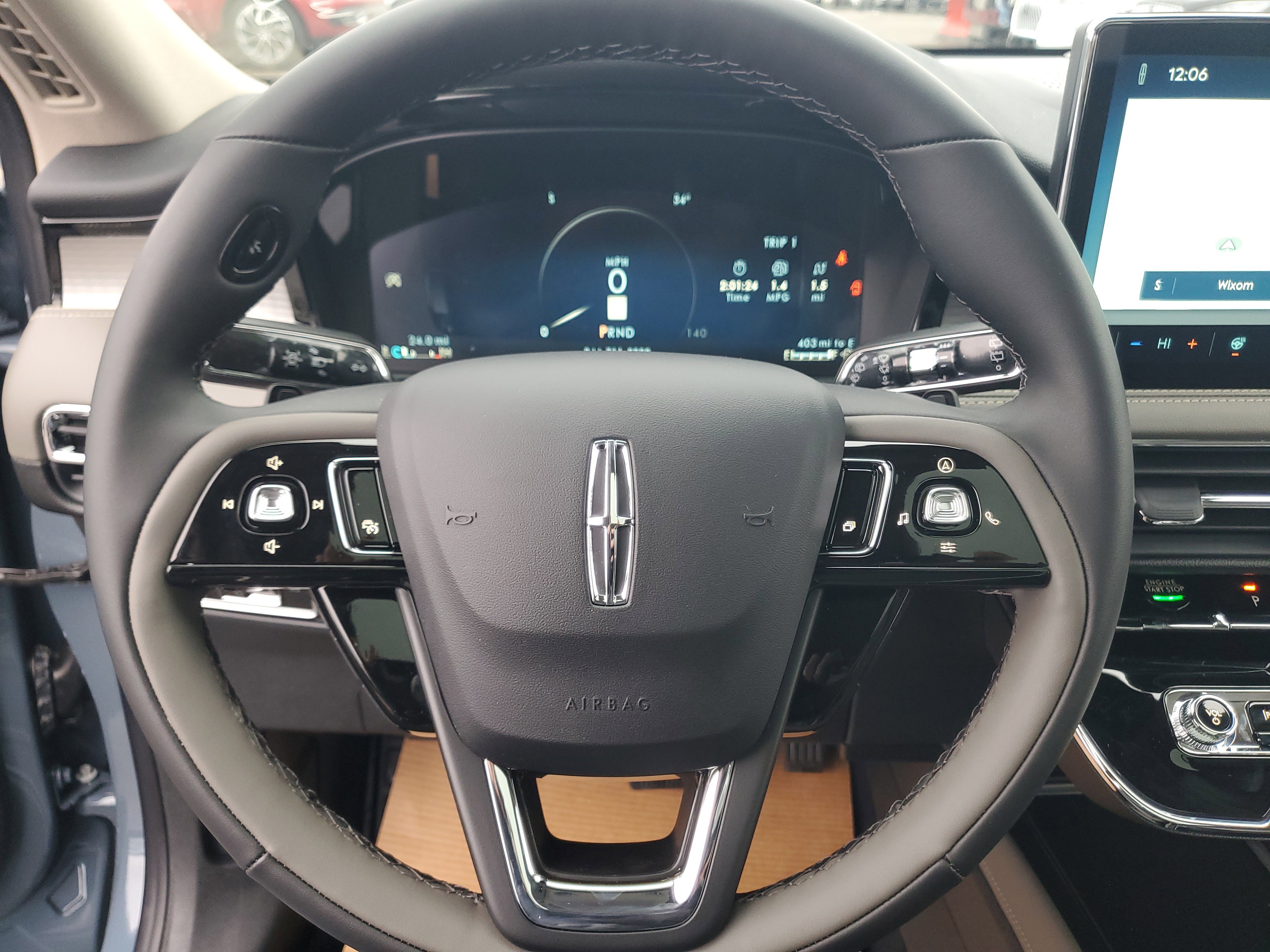 New 2026 Lincoln Corsair Premiere image 16