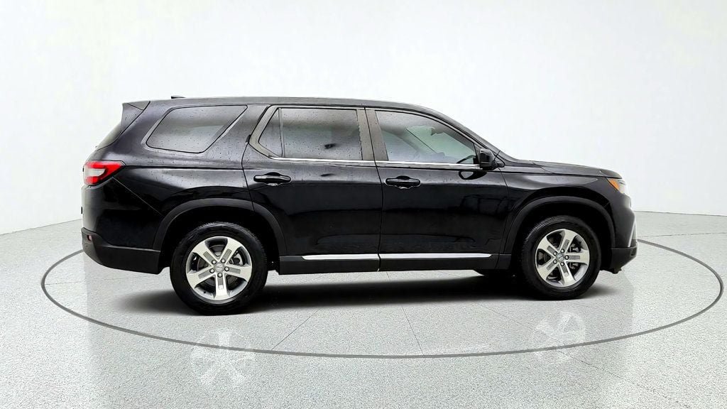 Used 2023 Honda Pilot EX-L image 4