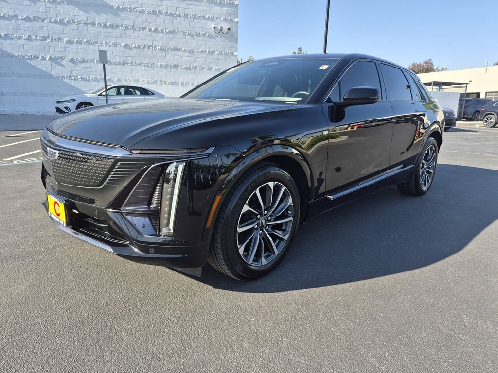 Used 2024 Cadillac Lyriq Sport RWD image 2