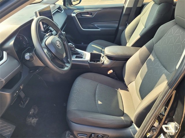 Used 2023 Toyota RAV4 XLE image 7