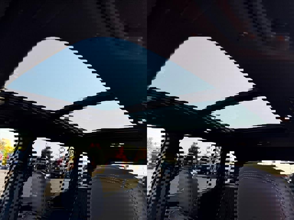 Certified 2025 Buick Enclave Avenir w/ Super Cruise Package image 4