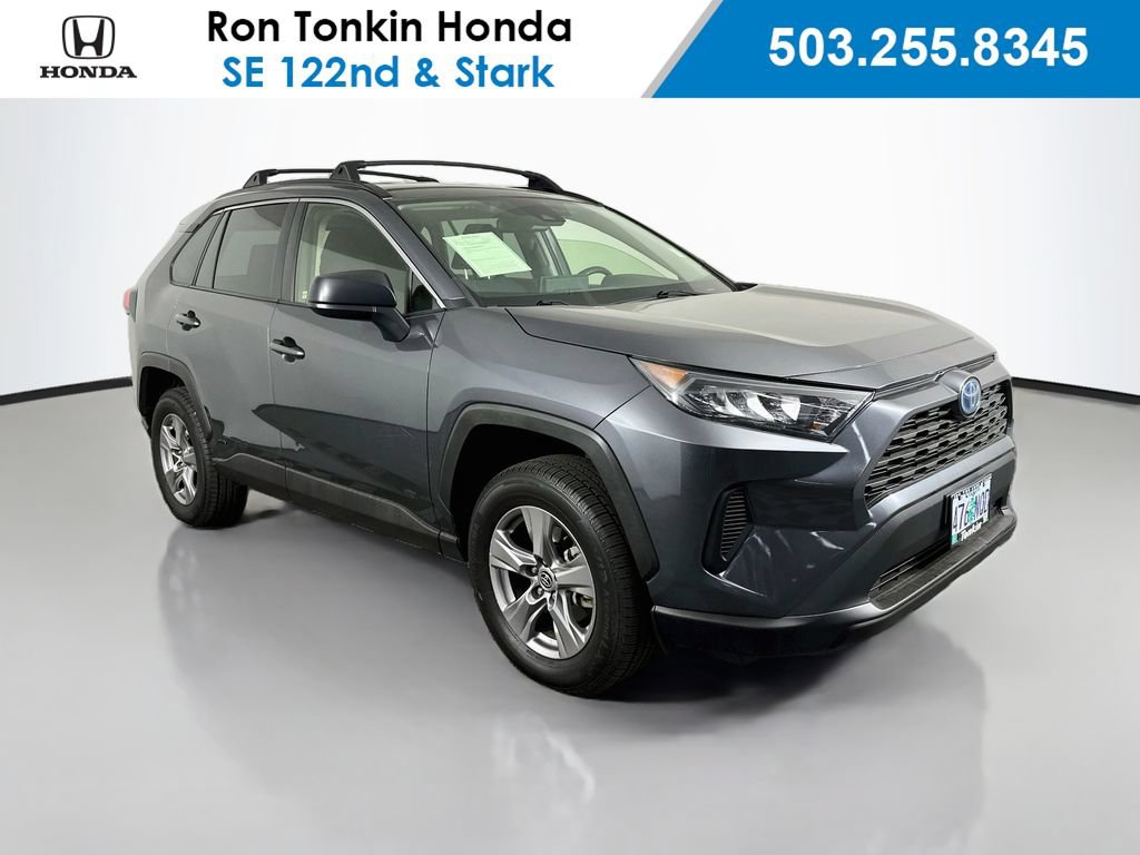 Used 2022 Toyota RAV4 LE AWD/4WD image 1
