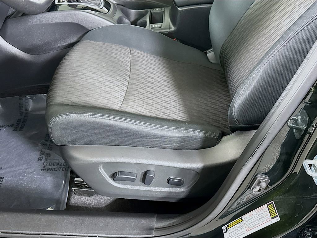 Used 2018 Nissan Rogue SV w/ Sun & Sound Touring Package image 25