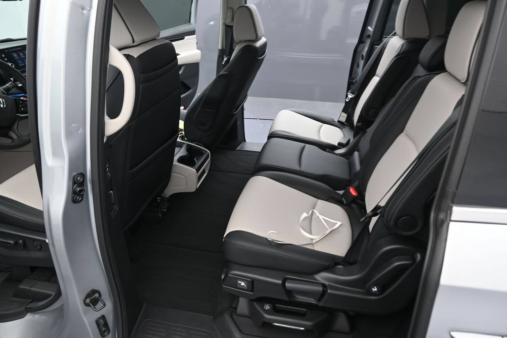 Used 2026 Honda Odyssey Elite image 17