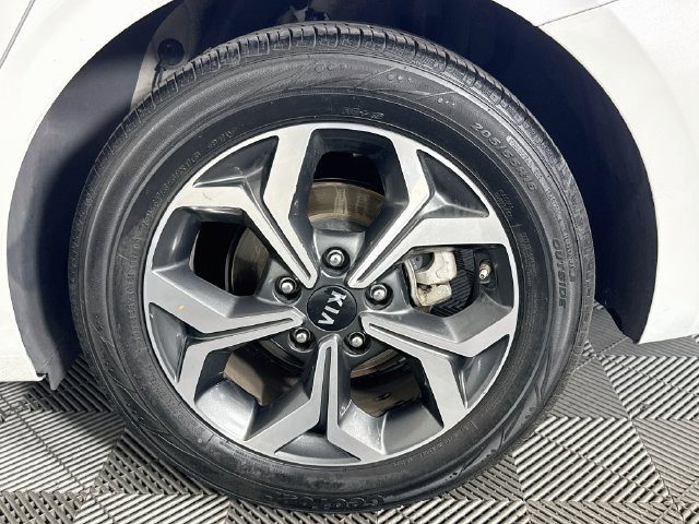 Used 2021 Kia Forte LXS FWD image 32