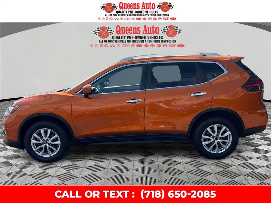 Used 2018 Nissan Rogue SV AWD/4WD image 3