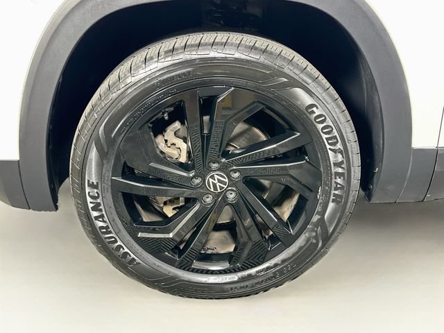 Certified 2023 Volkswagen Atlas SE w/ Black Wheel Package AWD/4WD image 32