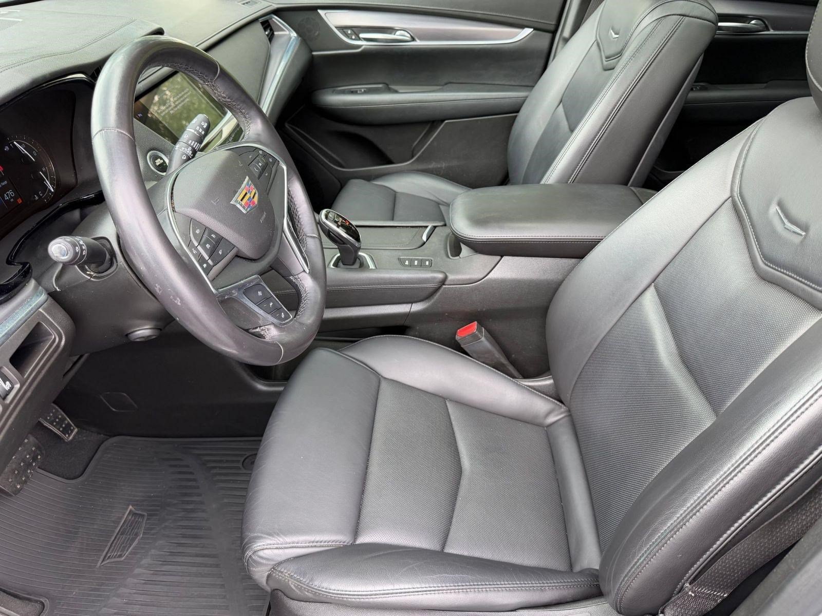 Used 2018 Cadillac XT5 Luxury w/ Driver Awareness Package AWD/4WD image 5