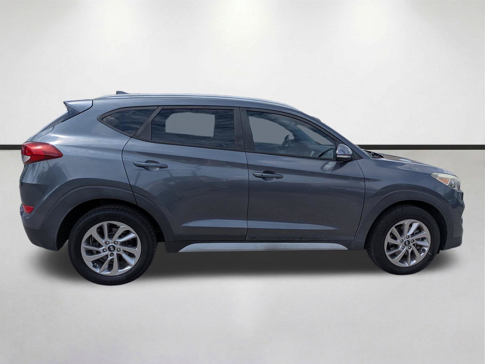 Used 2017 Hyundai Tucson SE Plus FWD image 3