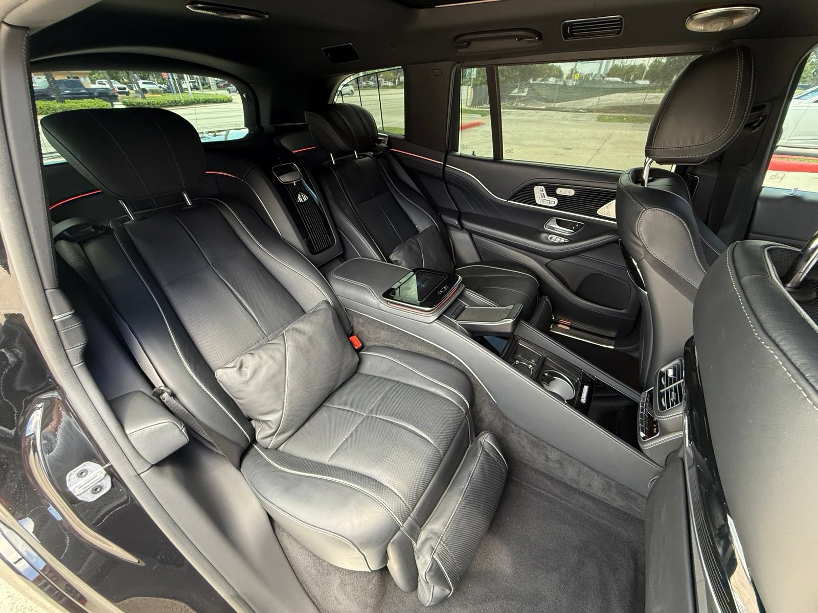 Used 2023 Mercedes-Benz Maybach GLS 600 4MATIC image 31