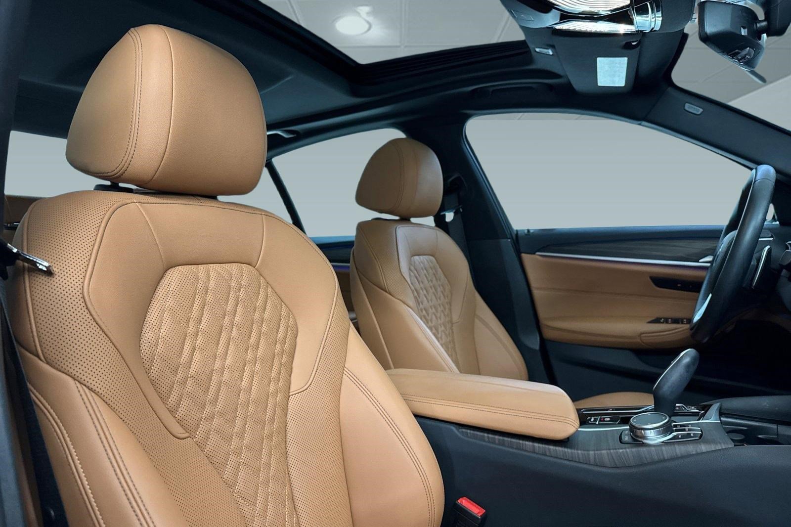 Certified 2023 BMW 530i w/ Convenience Package image 31