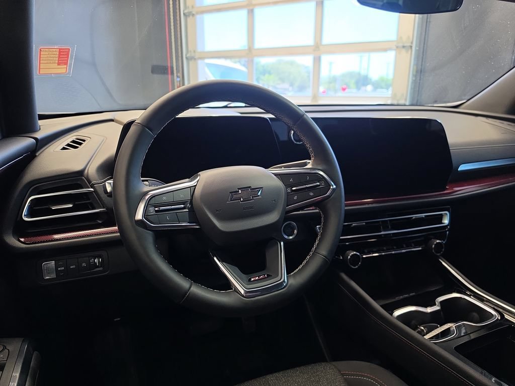 Used 2024 Chevrolet Traverse Z71 AWD/4WD image 18