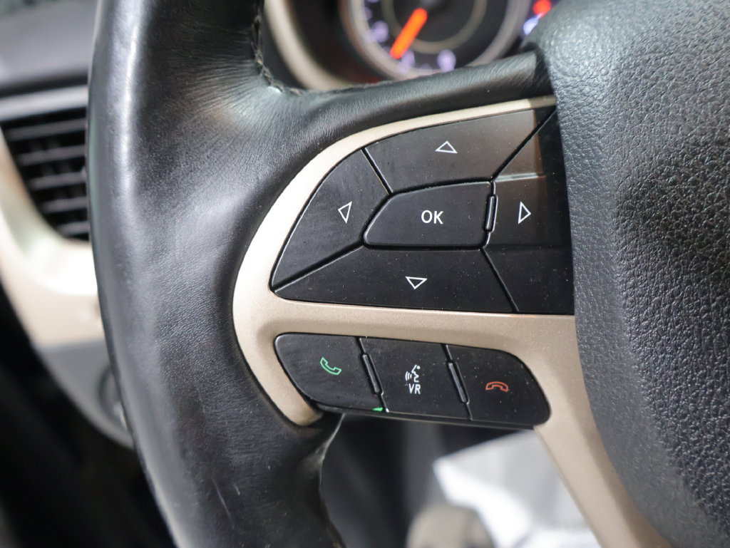 Certified 2018 Jeep Cherokee Limited AWD/4WD image 31