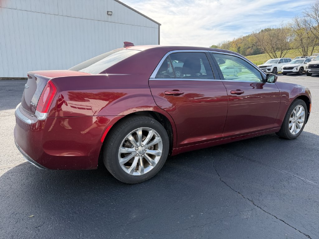 Used 2017 Chrysler 300 Limited AWD/4WD image 3