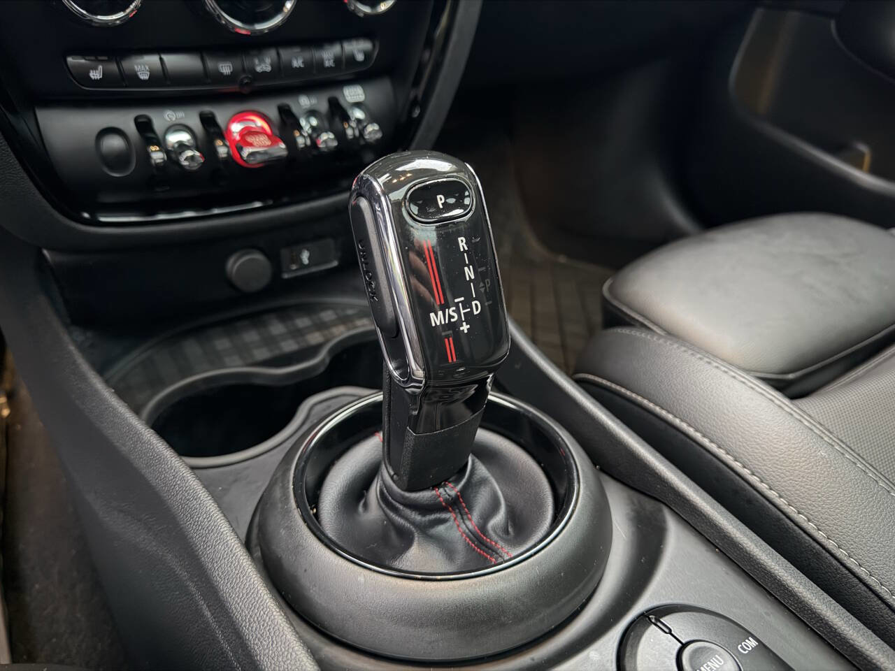 Used 2020 MINI Cooper Clubman S image 23