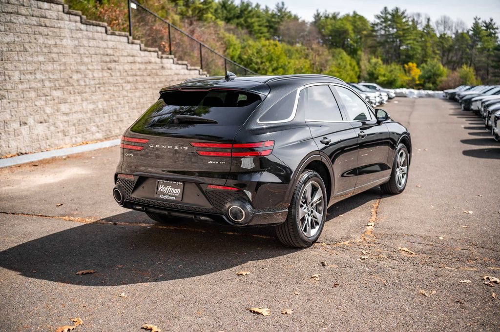 Used 2025 Genesis GV70 3.5T Sport image 4
