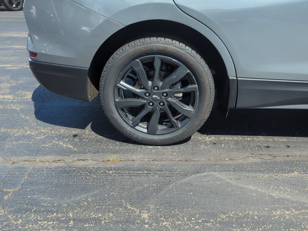 Certified 2023 Chevrolet Equinox RS AWD/4WD image 12