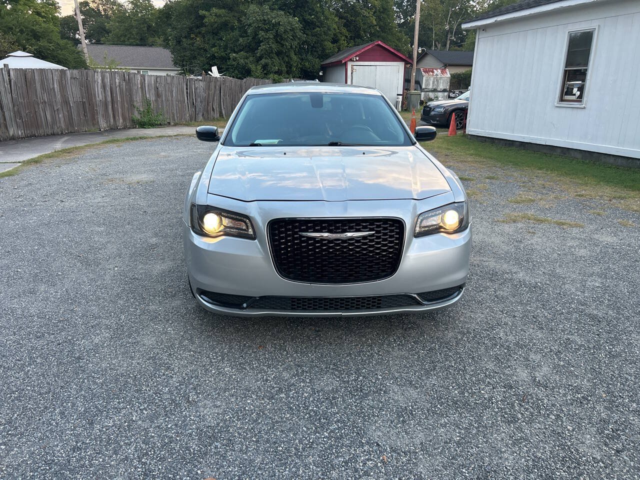 Used 2019 Chrysler 300 Touring w/ Sport Appearance Package RWD image 10
