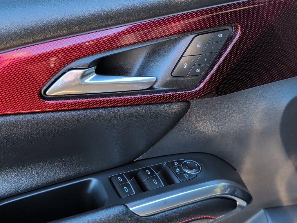Used 2026 Chevrolet Traverse RS w/ LPO, Floor Liner Package FWD image 15