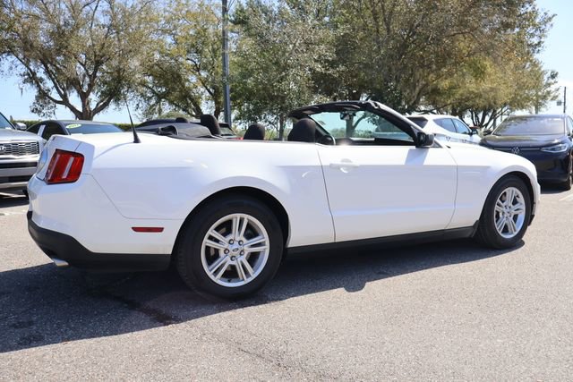 Used 2012 Ford Mustang Convertible image 9