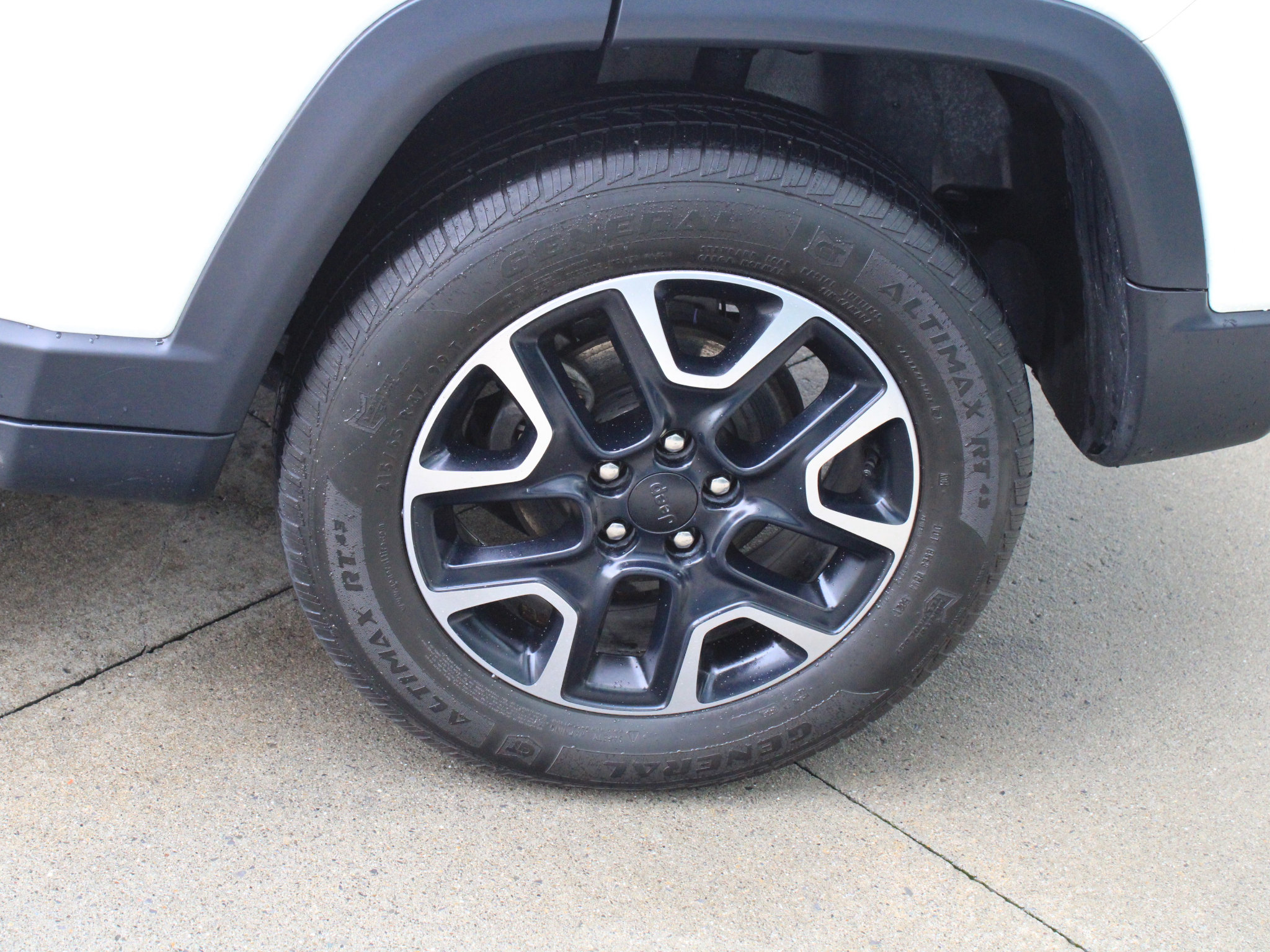 Used 2018 Jeep Compass Trailhawk w/ Cold Weather Group AWD/4WD image 39