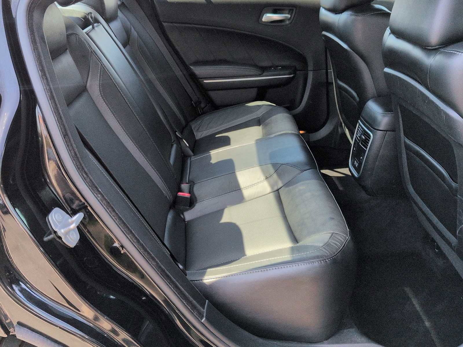 Used 2018 Dodge Charger R/T w/ Plus Group RWD image 21