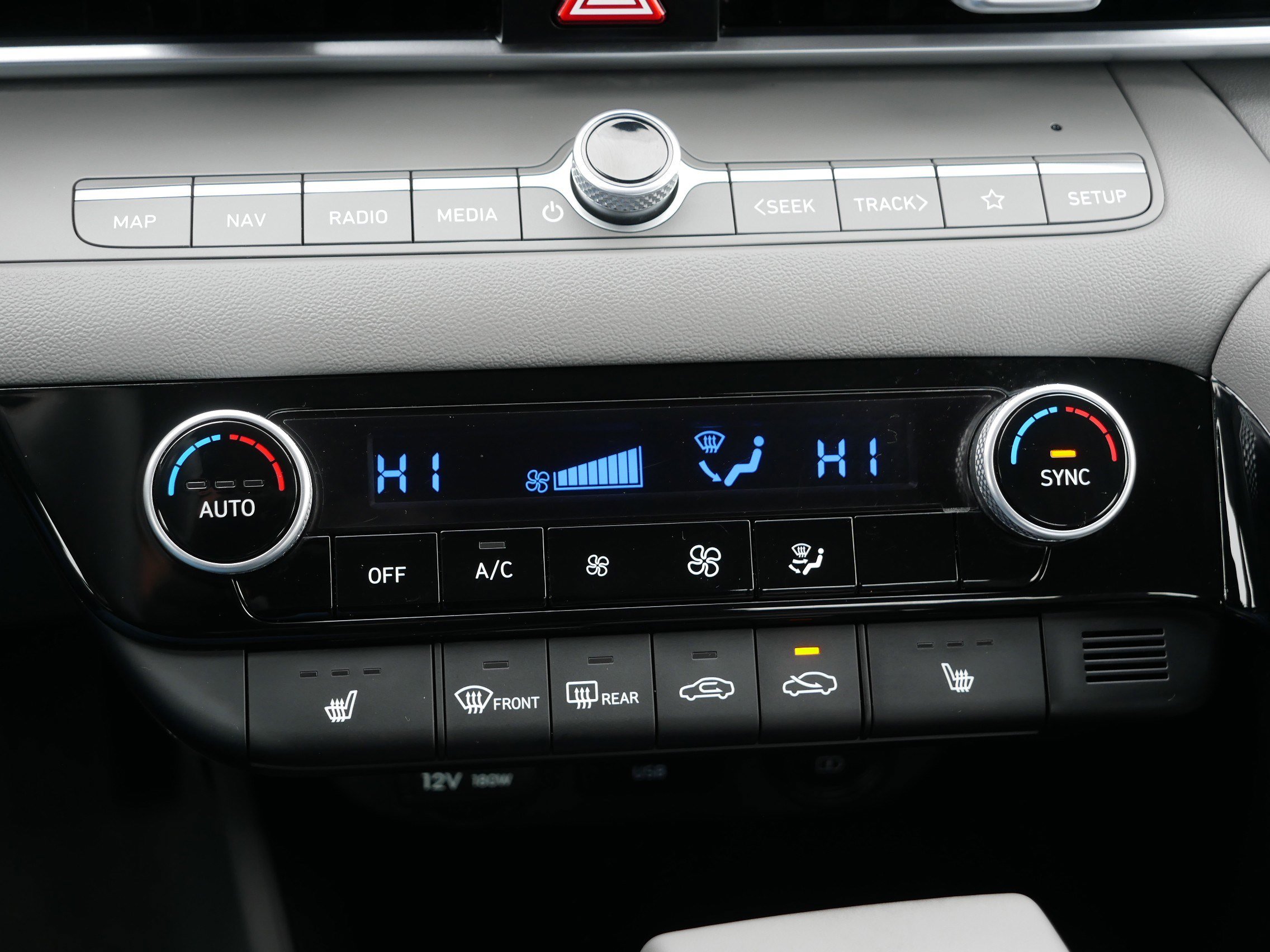 Used 2023 Hyundai Elantra SEL w/ Convenience Package image 23