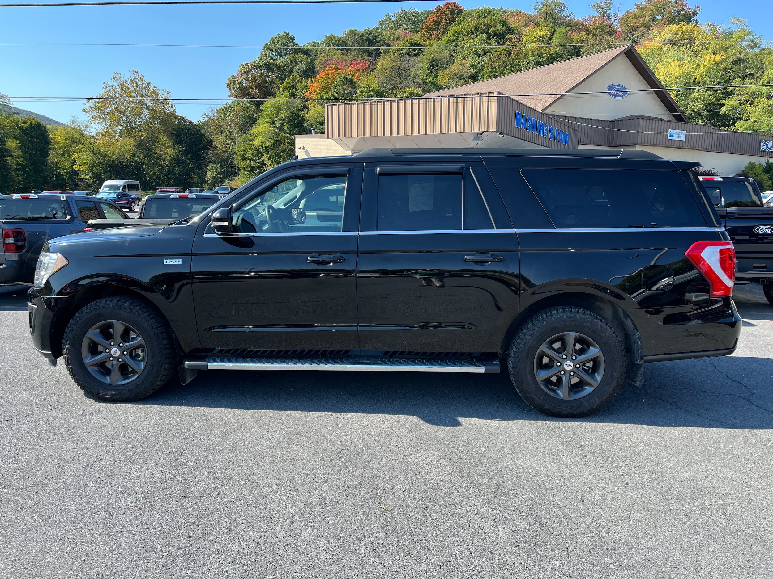 Certified 2018 Ford Expedition Max XLT w/ Equipment Group 202A AWD/4WD image 11