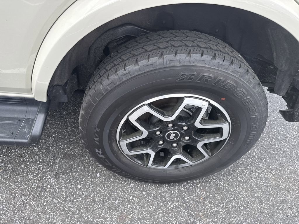 Used 2025 Ford Bronco Outer Banks image 12