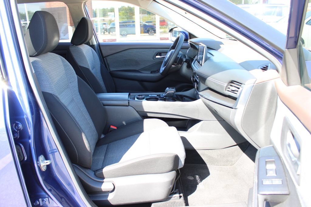 Used 2023 Nissan Rogue SV AWD/4WD image 35