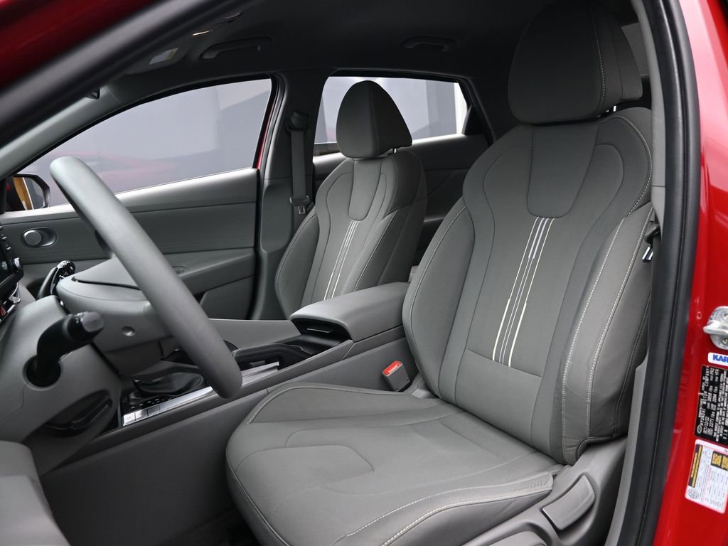 Used 2023 Hyundai Elantra SEL w/ Cargo Package image 21