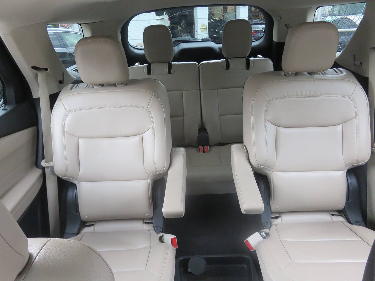Used 2020 Ford Explorer XLT w/ Equipment Group 202A AWD/4WD image 27