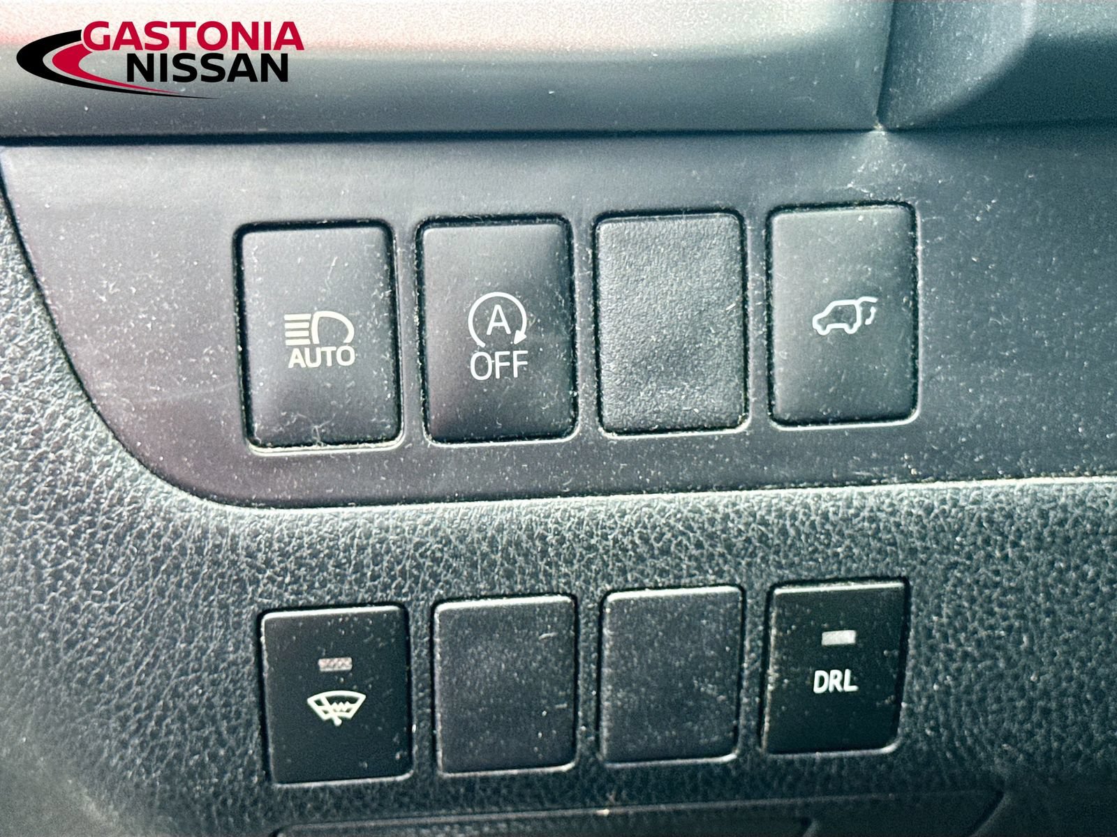 Used 2018 Toyota Highlander XLE FWD image 13