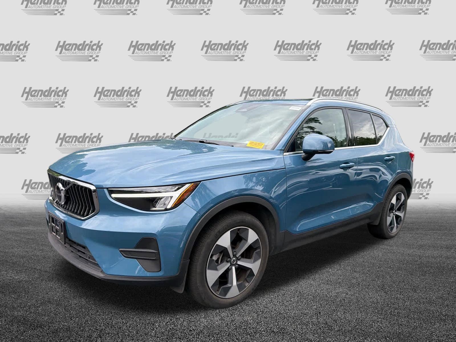 Certified 2025 Volvo XC40 B5 Core AWD/4WD image 7