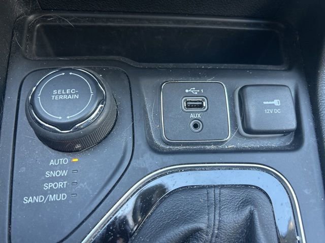 Used 2023 Jeep Cherokee Altitude Lux AWD/4WD image 22