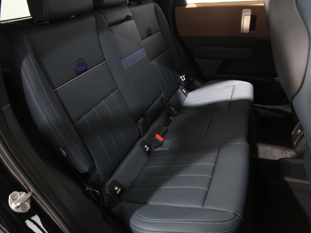 Certified 2025 MINI Cooper Countryman S w/ Comfort Package Max image 18