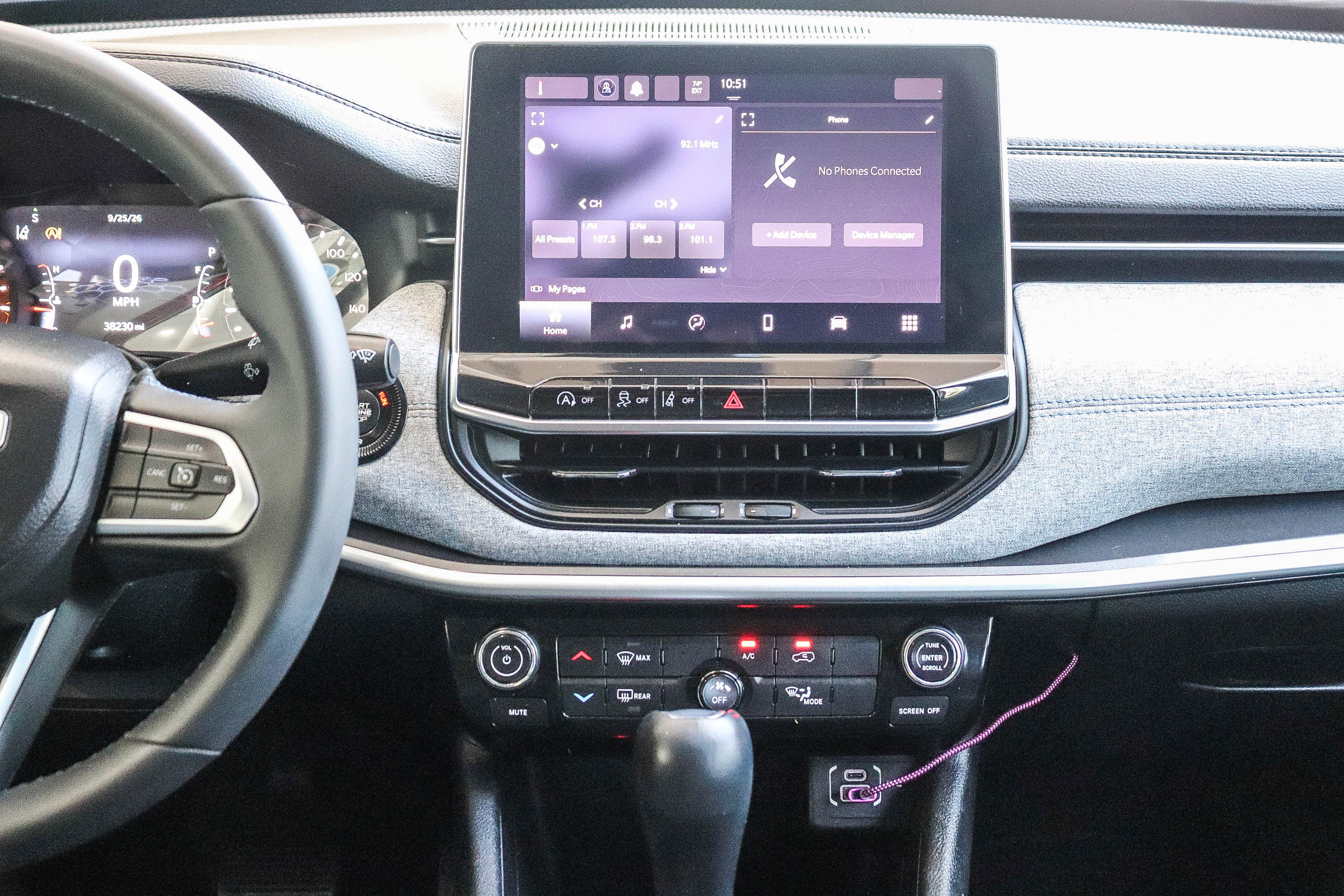 Used 2022 Jeep Compass Latitude FWD image 16