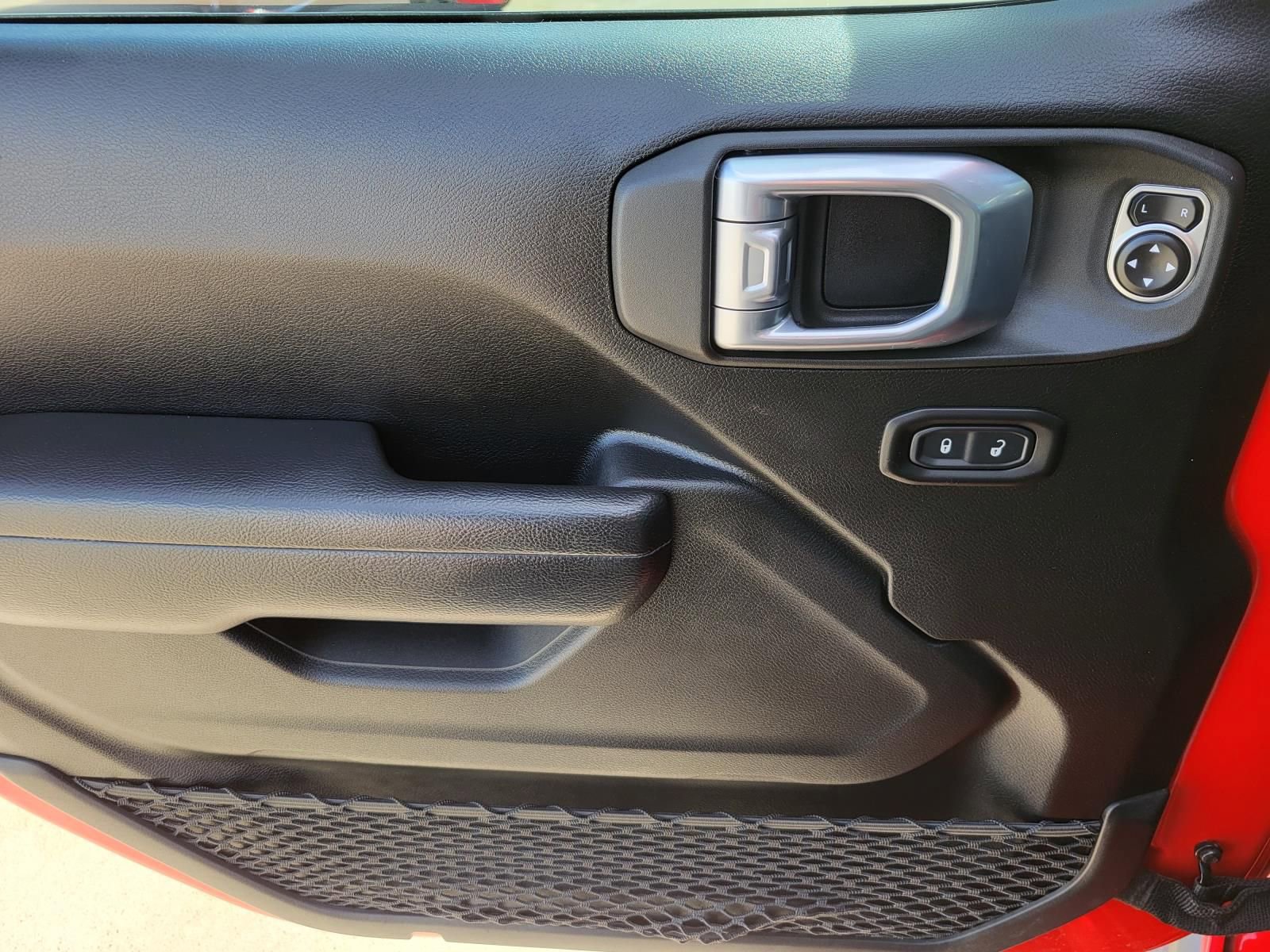 Used 2022 Jeep Gladiator Willys image 23