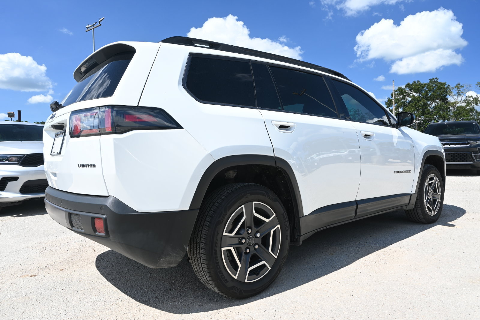 New 2026 Jeep Cherokee Limited AWD/4WD image 2
