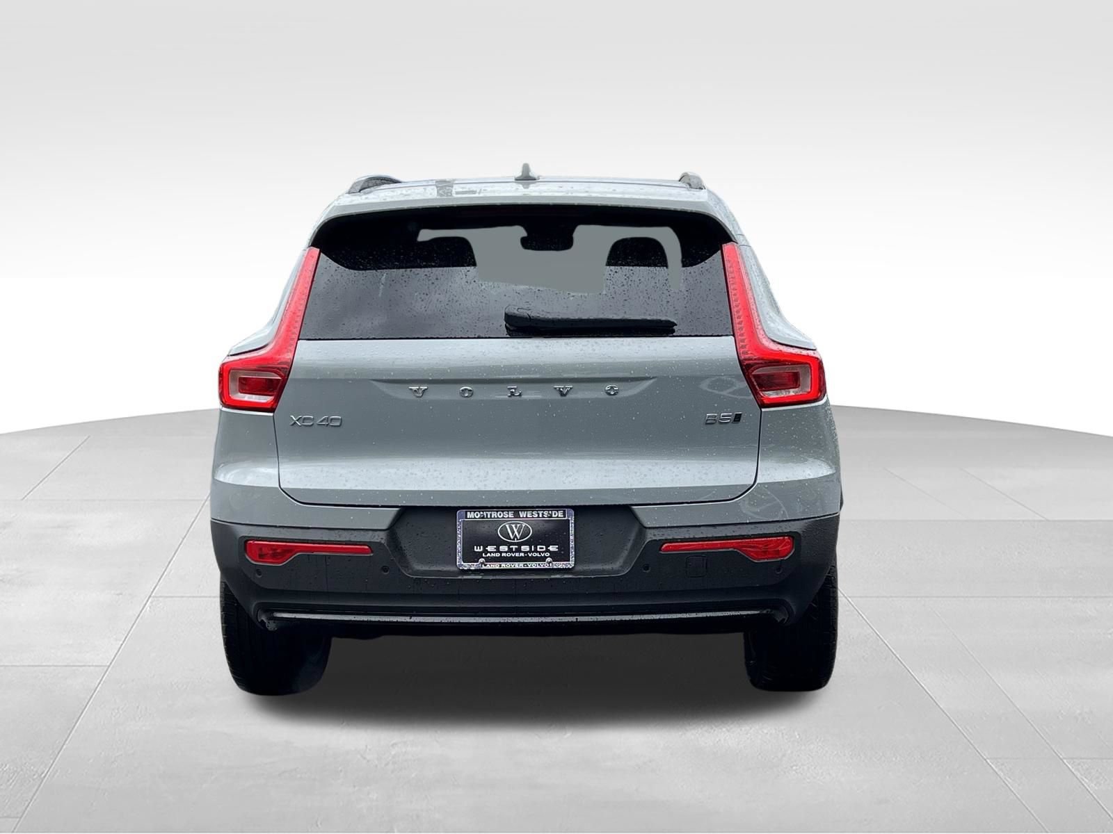 New 2026 Volvo XC40 B5 Plus w/ Protection Package Premier AWD/4WD image 4