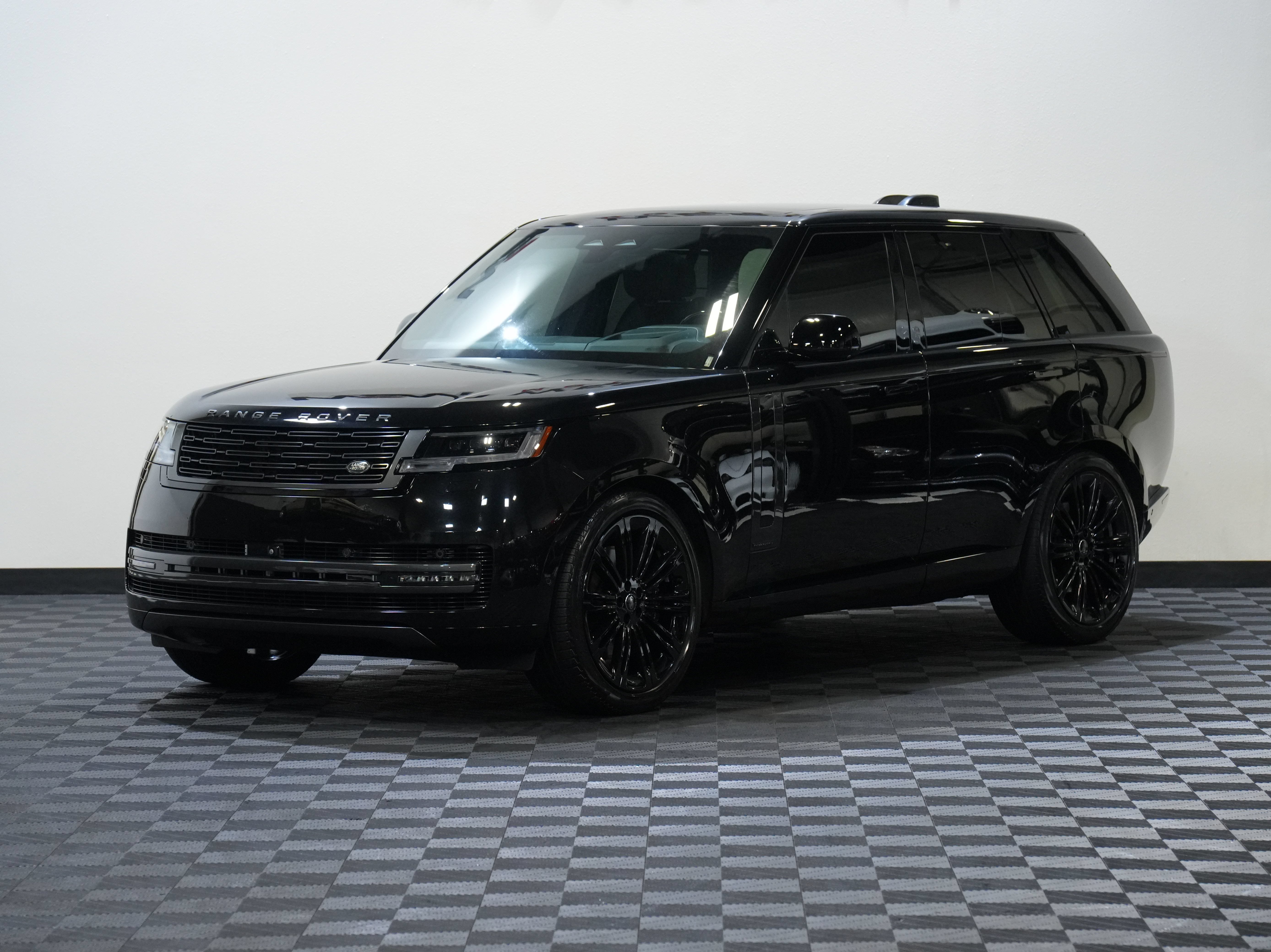 Used 2024 Land Rover Range Rover Autobiography AWD/4WD image 3