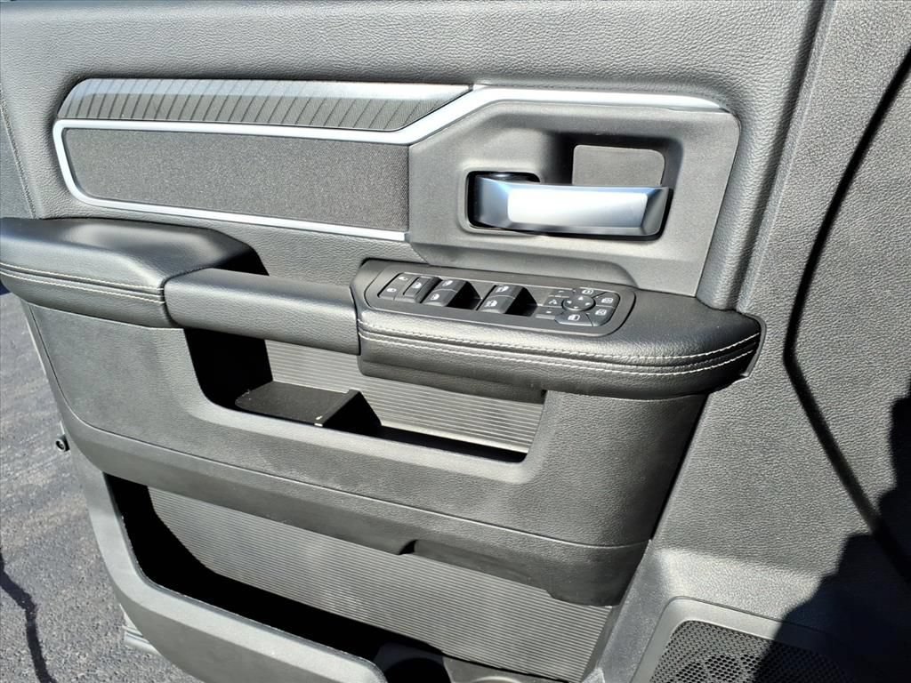 New 2026 RAM 2500 Big Horn AWD/4WD image 11