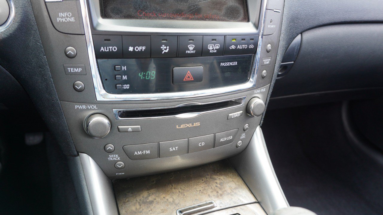 Used 2010 Lexus IS 350C RWD image 19