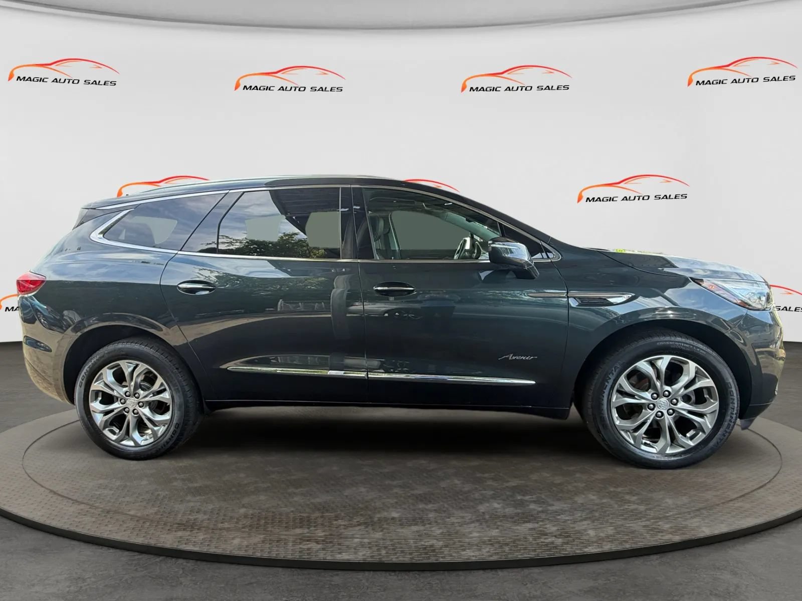 Used 2019 Buick Enclave Avenir w/ Avenir Technology Package AWD/4WD image 6