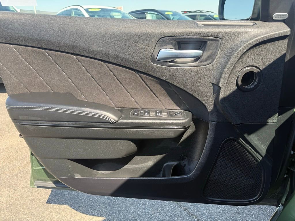 Used 2023 Dodge Charger SXT w/ Blacktop Package image 18