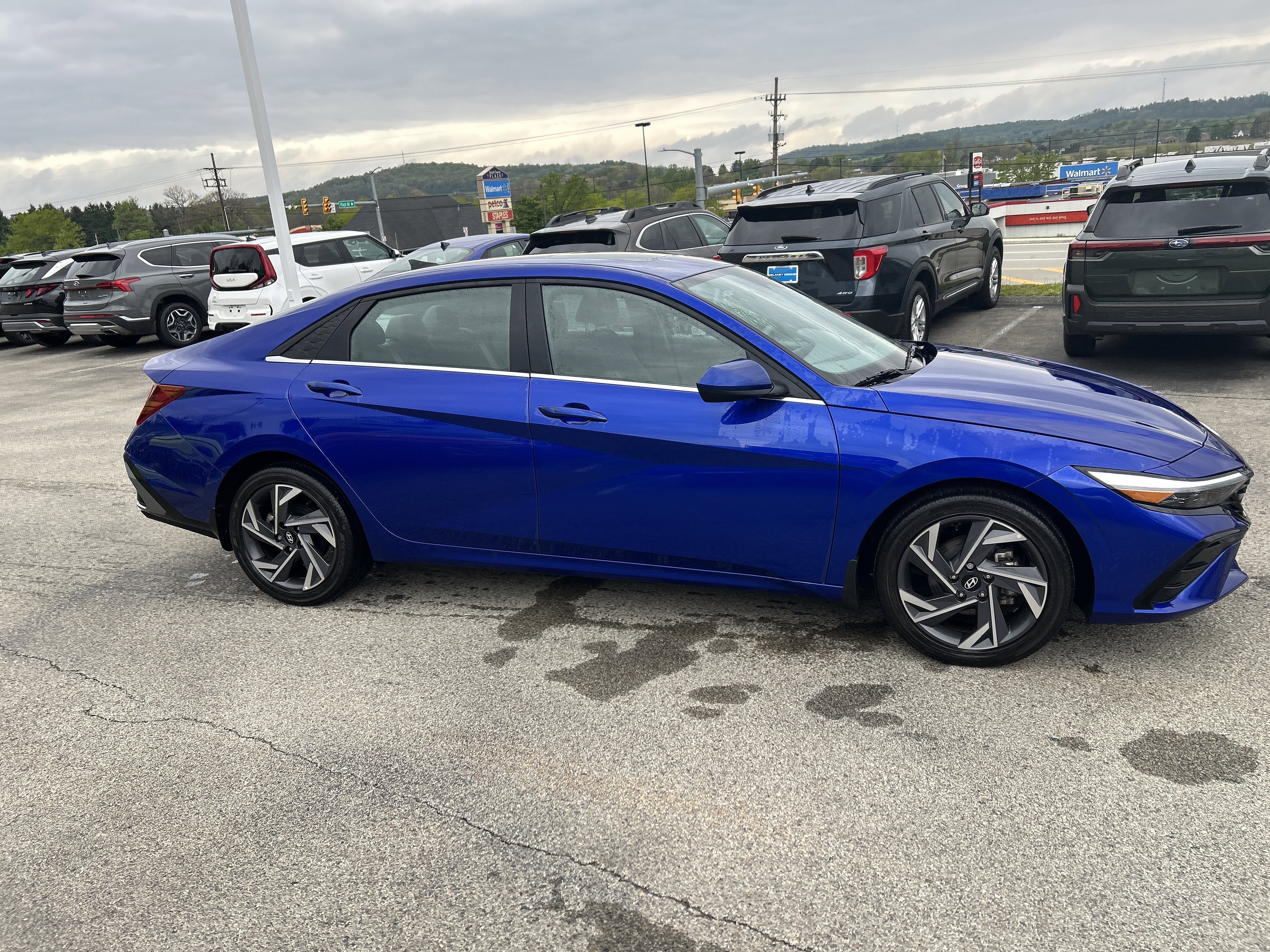 Used 2025 Hyundai Elantra SEL FWD image 5