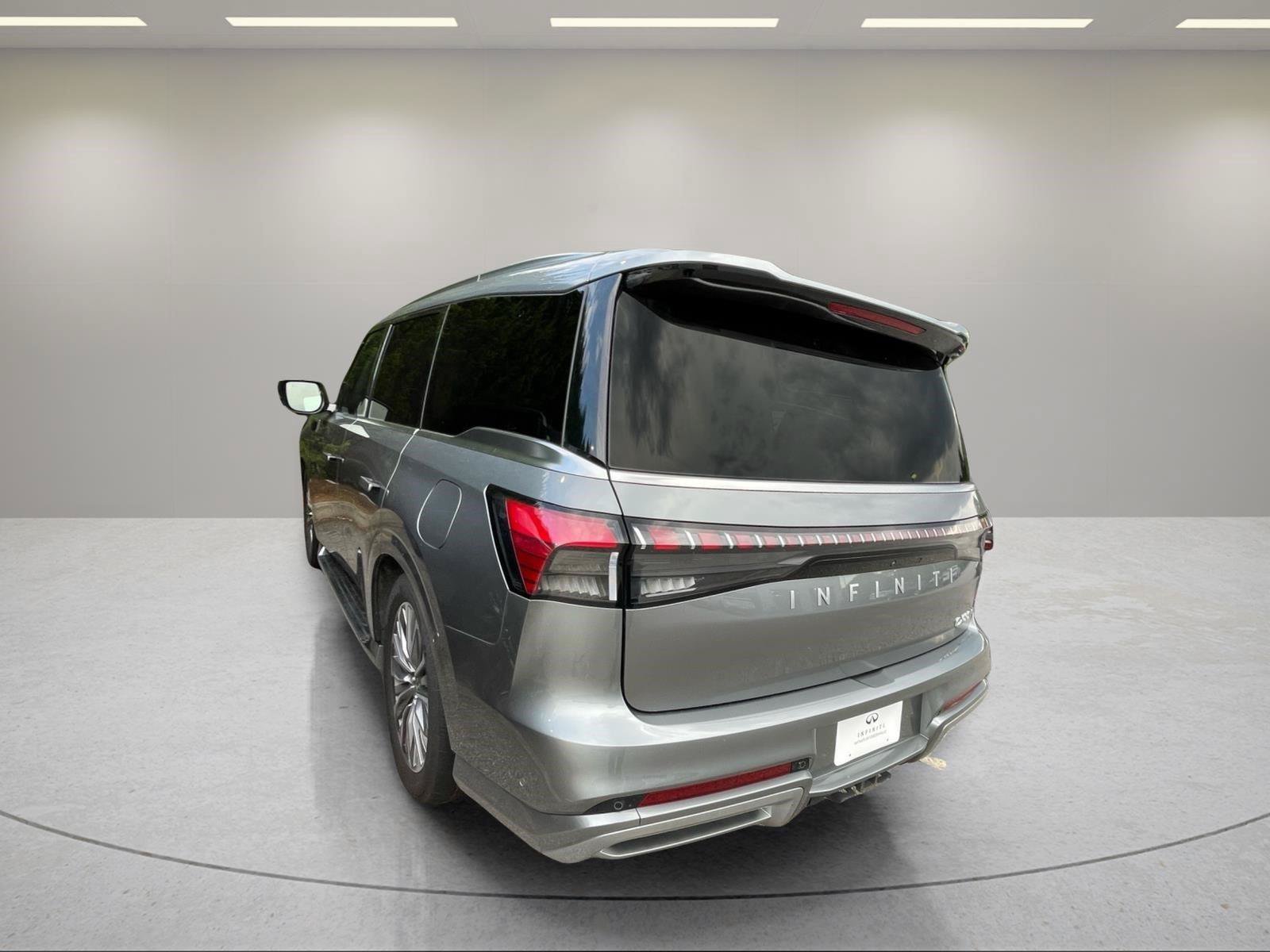 Used 2025 INFINITI QX80 Sensory AWD/4WD image 13