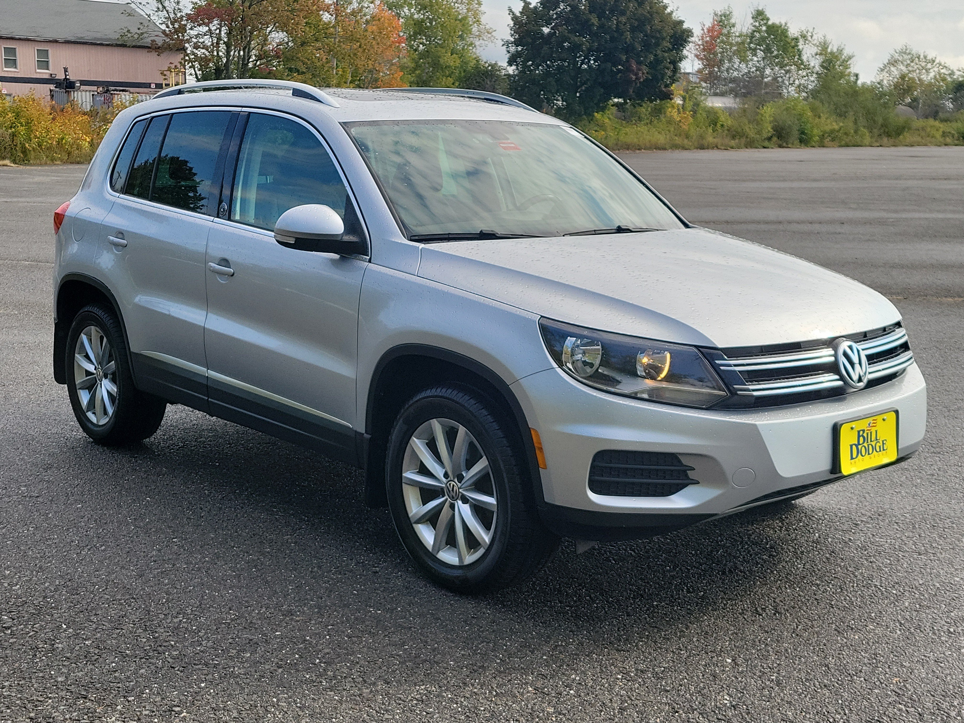 Used 2017 Volkswagen Tiguan Wolfsburg Edition AWD/4WD image 3
